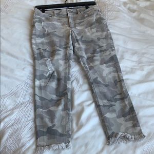 Express Camo Jeans size 6 (high rise)